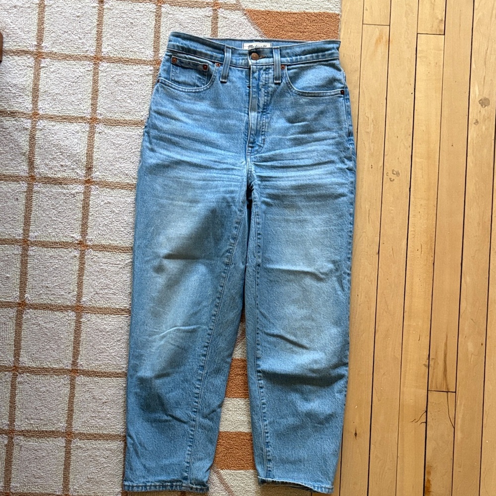 Madewell balloon jeans in light wash, size 24